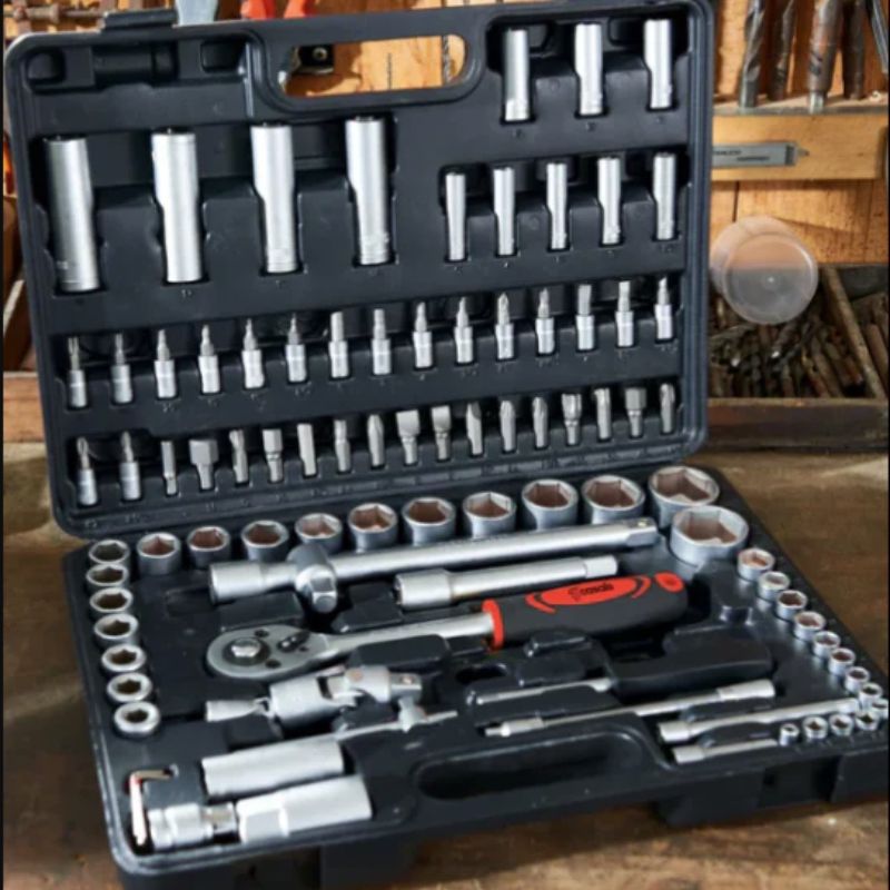 KIT MOTOSIERRA MAKITA PORTÁTIL + 2 BATERÍAS ADICIONALES + CAJA DE HERRAMIENTAS CON 108 PIEZAS PROMOCION CIERRE DE TIENDA - ENVÍO GRATIS